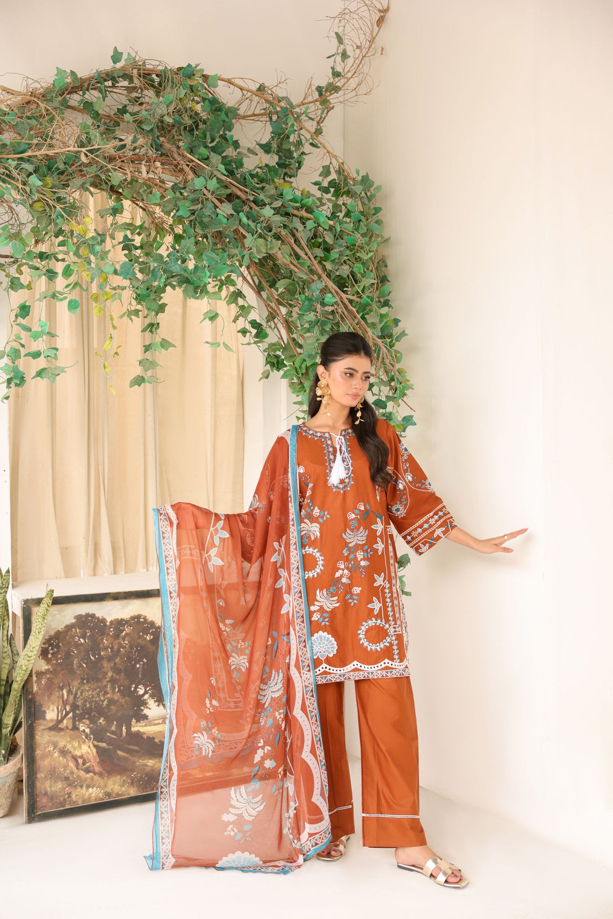 AMBER BLOOM embroidered co-ord set