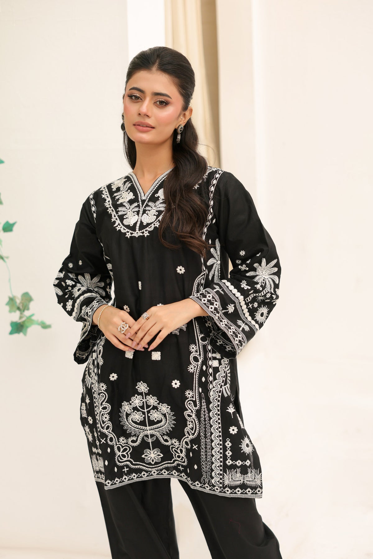 ONYX GARDEN embroidered co-ord set