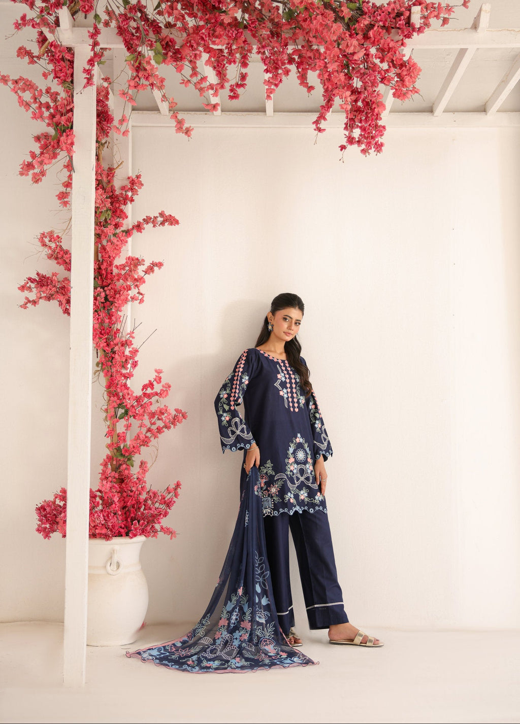 SAPPHIRE GARDEN embroidered co-ord set