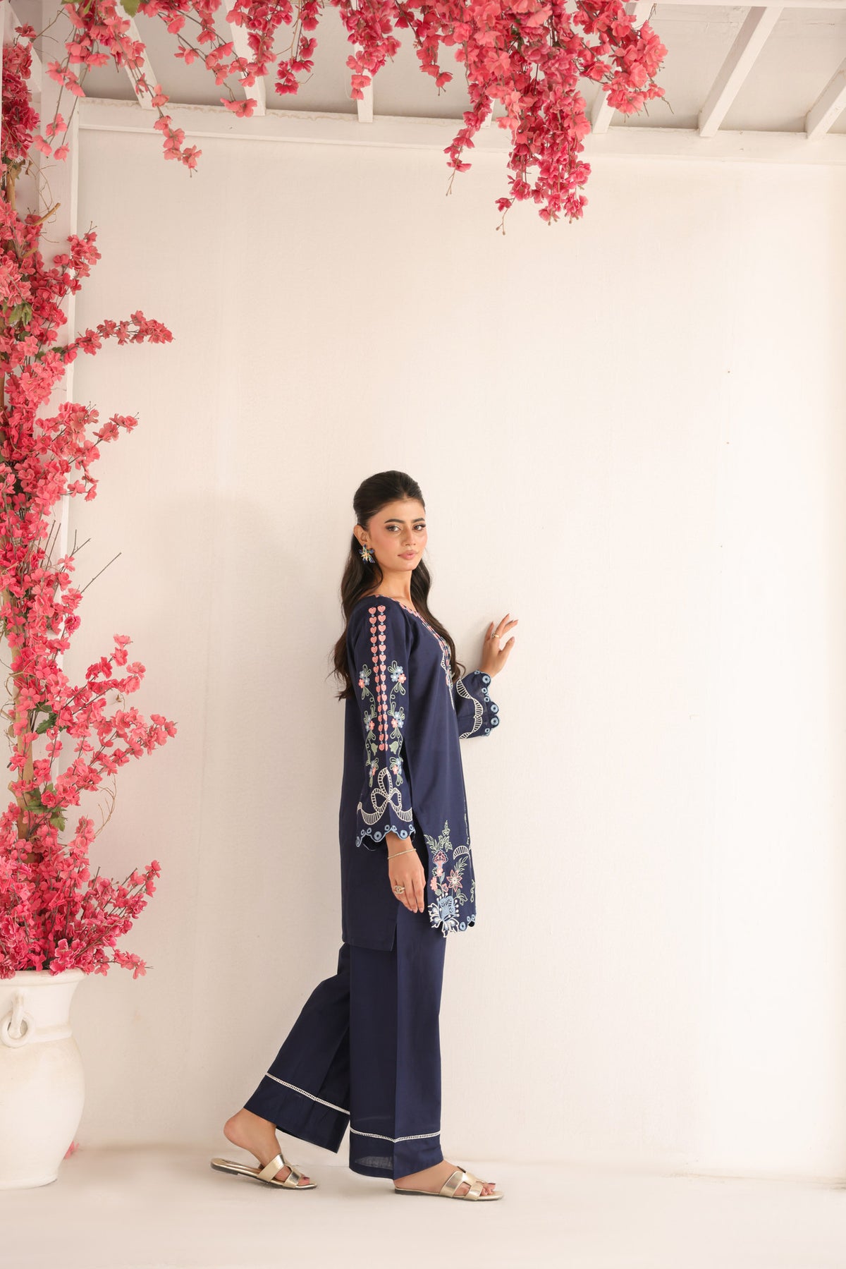 SAPPHIRE GARDEN embroidered co-ord set